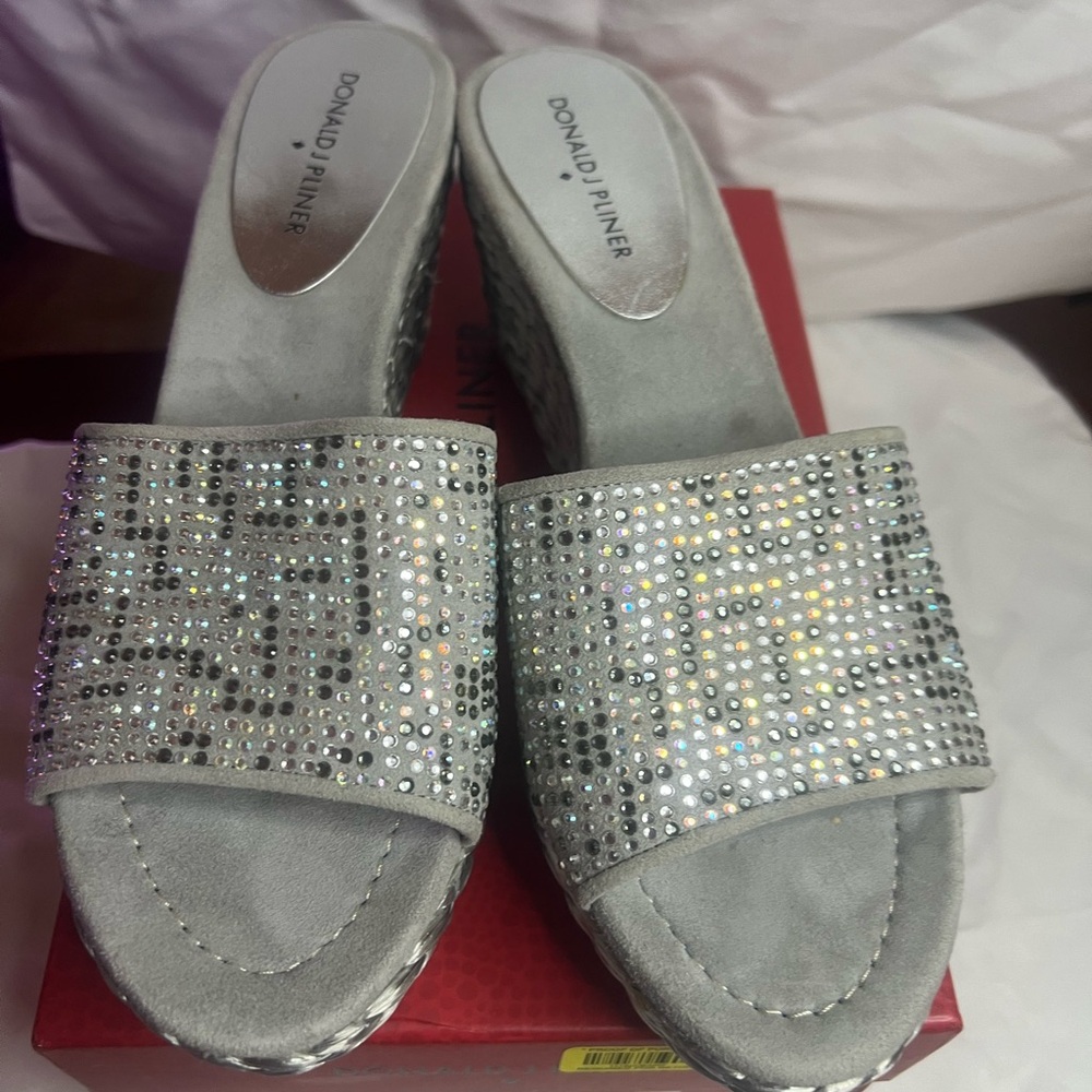 🔥Donald Pliner Gray Embellished Women's Slide Sandals🔥